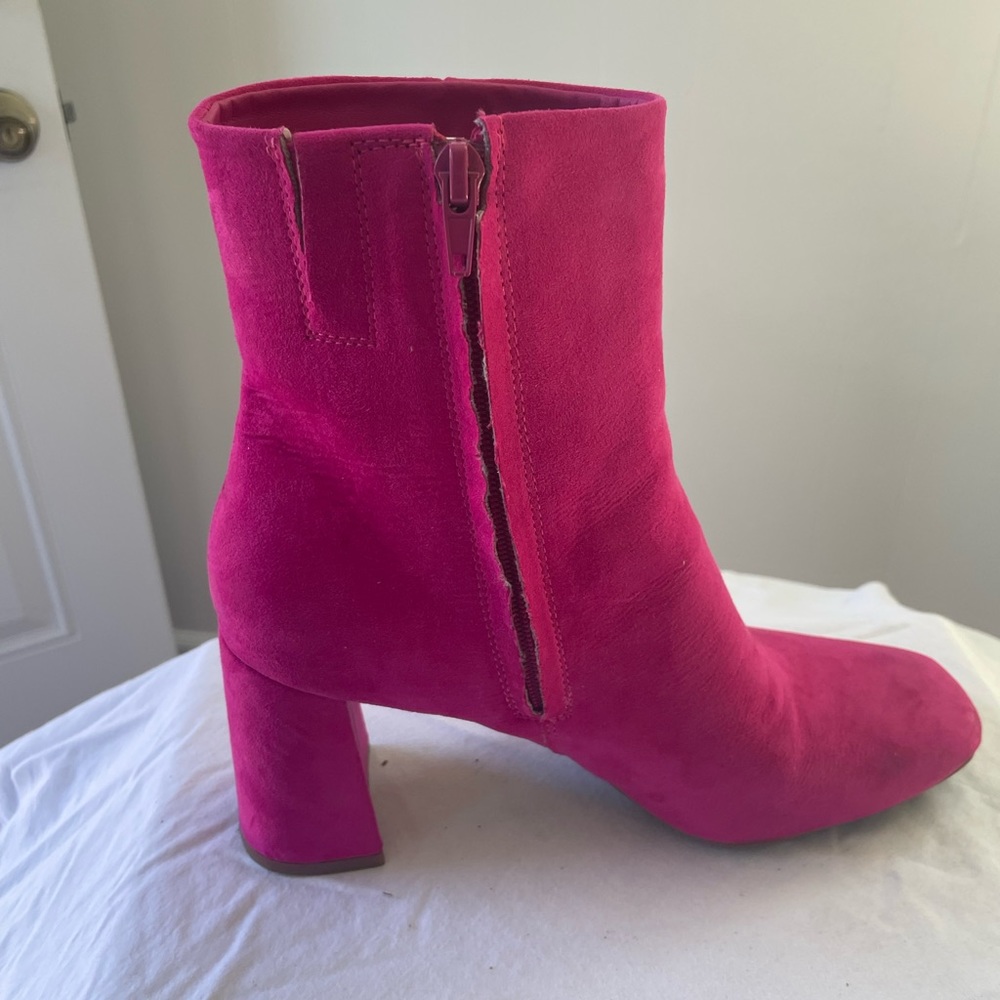 🩷HOT PINK SUGAR BOOTS!! W8🩷